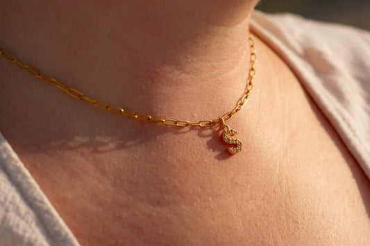 Shiny letter ketting