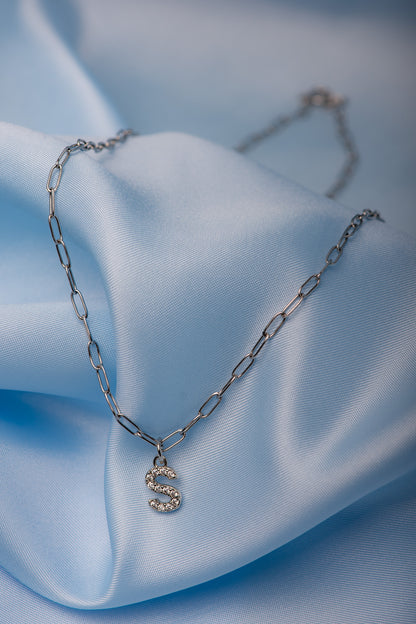 Shiny letter ketting