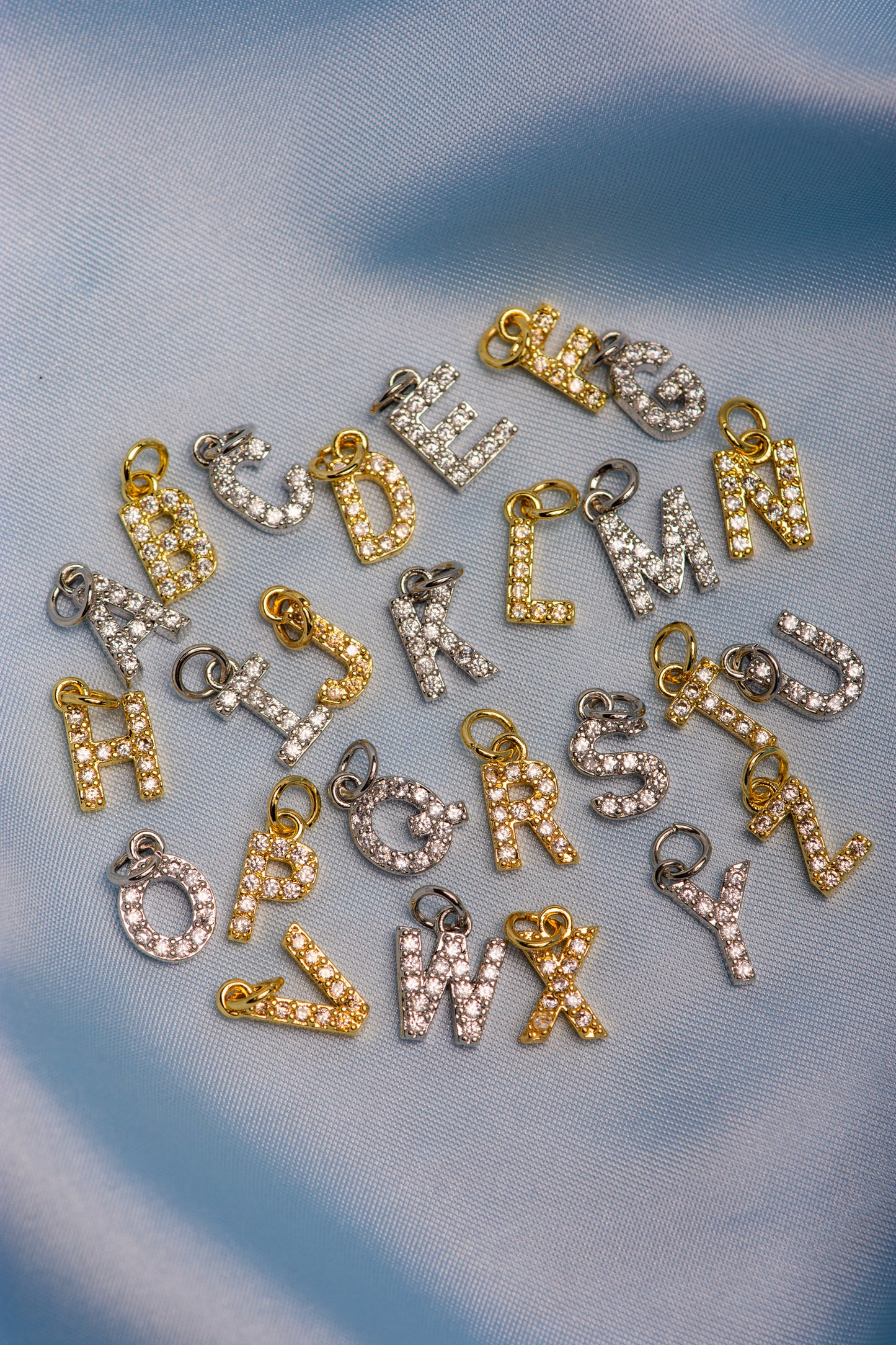 Shiny letter ketting